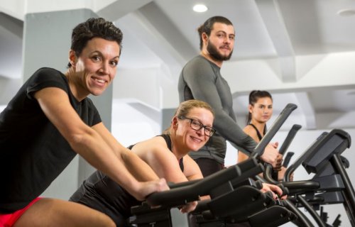 Persone che fanno cardio