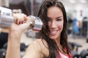 I migliori esercizi con pesi per le donne