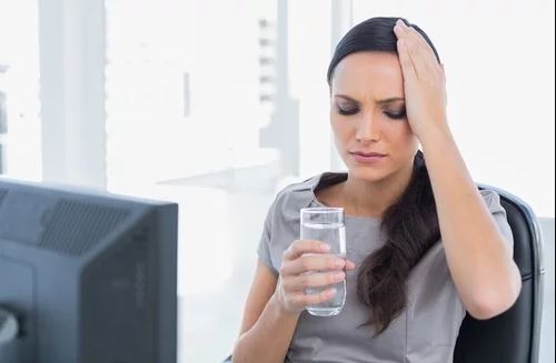 Disidratazione, come riconoscerne i segnali e combatterla Disidratazione, come riconoscerne i segnali e combatterla