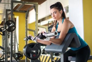 4 esercizi per migliorare la routine delle braccia