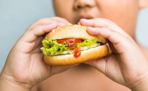 Obesità infantile: 5 modi per combatterla Obesità infantile: 5 modi per combatterla