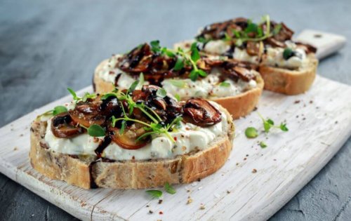 Toast con funghi