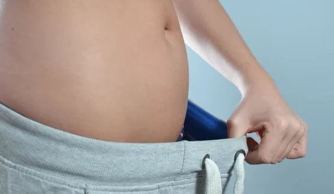 Praticare yoga aiuta a controllare il peso corporeo