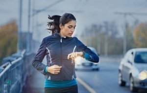 Camminate serali: ecco i benefici per l'organismo