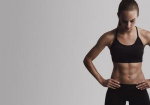 Combinazione di cardio e resistenza per il vostro six-pack