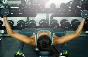 Tonificare il petto: 4 esercizi utili per la vostra routine