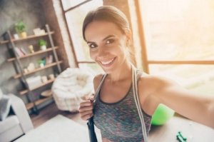 Esercizi cardio da fare a casa senza macchine