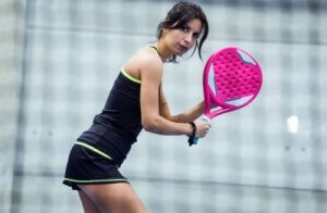 Come afferrare una racchetta da paddle