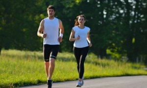 Come muovere le braccia durante la corsa