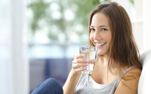 Quanta acqua bisogna bere ogni giorno?