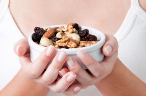 Consumare frutta secca: quali benefici per la salute?