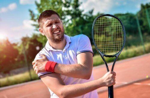 tennista con strappi muscolari
