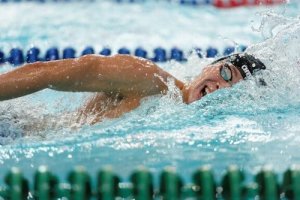 Tutti i vantaggi e gli svantaggi del nuoto
