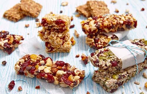 Barrette con cereali e frutti rossi