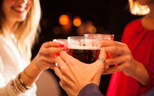 Bere alcol può rallentare gli effetti dell'allenamento?
