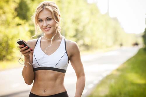 Conosciamo i benefici di correre all'aperto