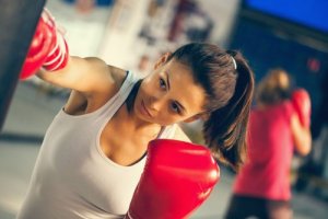 Guantoni o bende per le mani per fare boxe o kickboxing