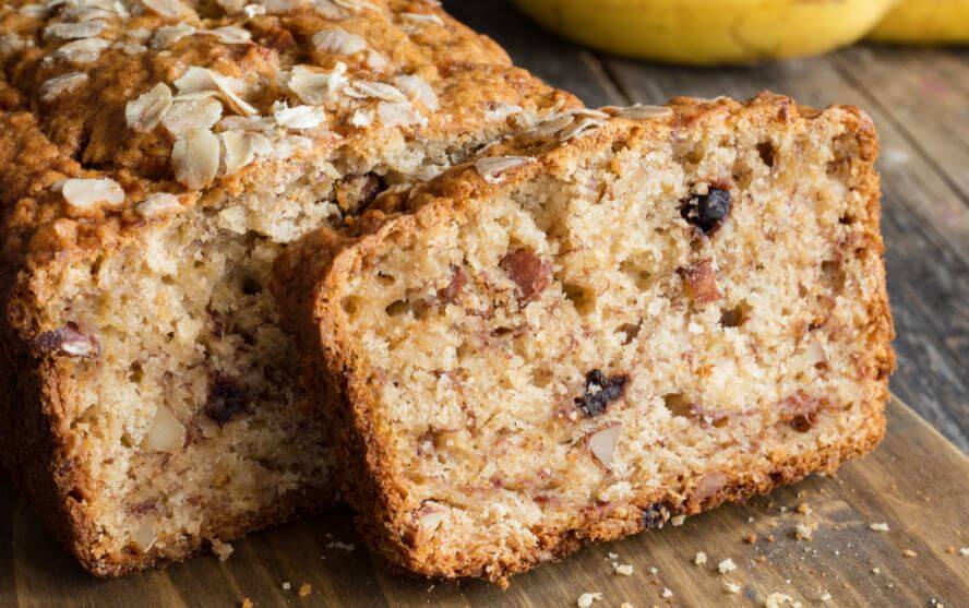 Pan di Spagna con canditi e frutti secchi