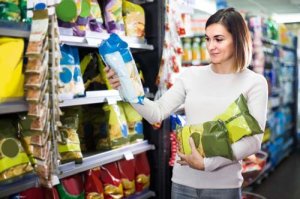 Perché continuiamo a consumare prodotti ultra elaborati?