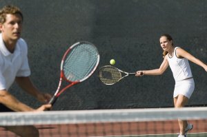il tennis per tonificare i muscoli delle braccia