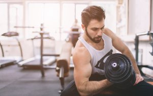 allenamento bicipiti