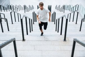 Allenamento avanzato sulle scale: velocità e potenza