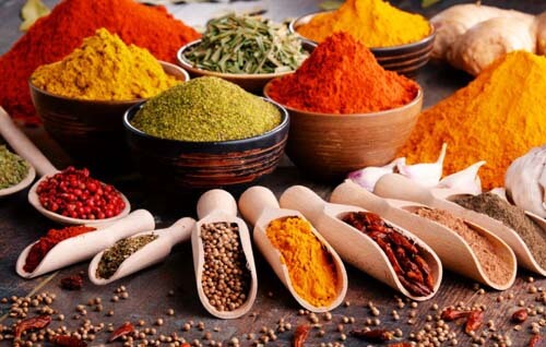 Spezie e condimenti di vario tipo