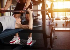Allenare la forza per il nuoto in palestra (e non in piscina)