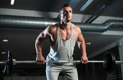 Per allenare la forza per il nuoto fate il rematore