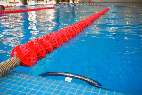 Nuoto da gara: normativa e parametri delle strutture