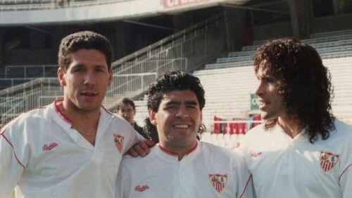 Diego Simeone con Maradona
