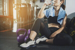 Lo stretto rapporto tra idratazione e sport
