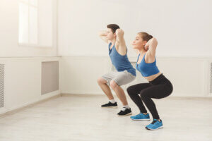Gambe e glutei da urlo con i deep squat