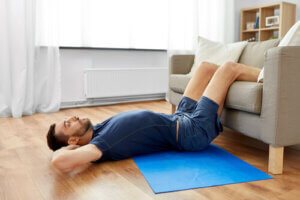 I migliori esercizi senza attrezzi da fare a casa