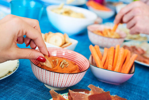 Patè di carote da mangiare con il pane