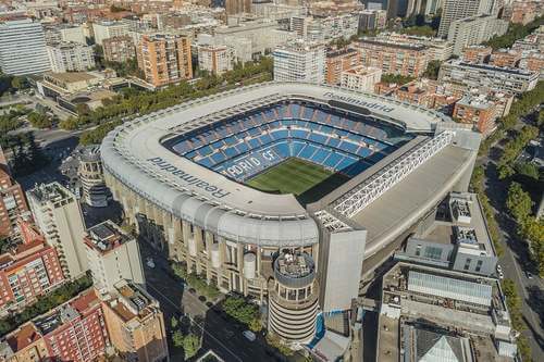Il Bernabeu è uno degli stadi più grandi del mondo.