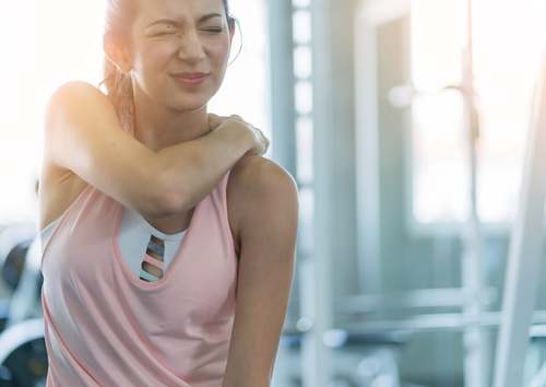 Donna che si è fatta male.