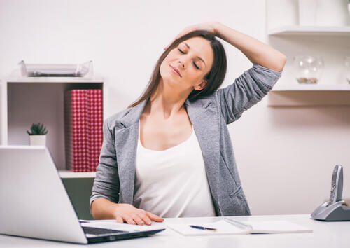 Esercizi di stiramento per il collo.