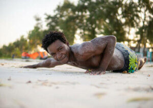 4 esercizi di callistenia per rafforzare il torace