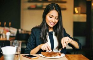 Ricetta per una colazione sana: pancake di mele
