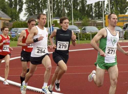 Atleti che corrono la maratona.