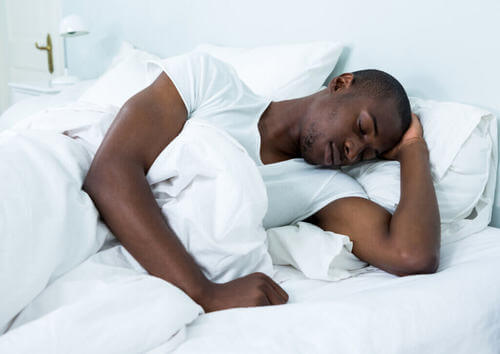 Di quante ore di sonno abbiamo bisogno?